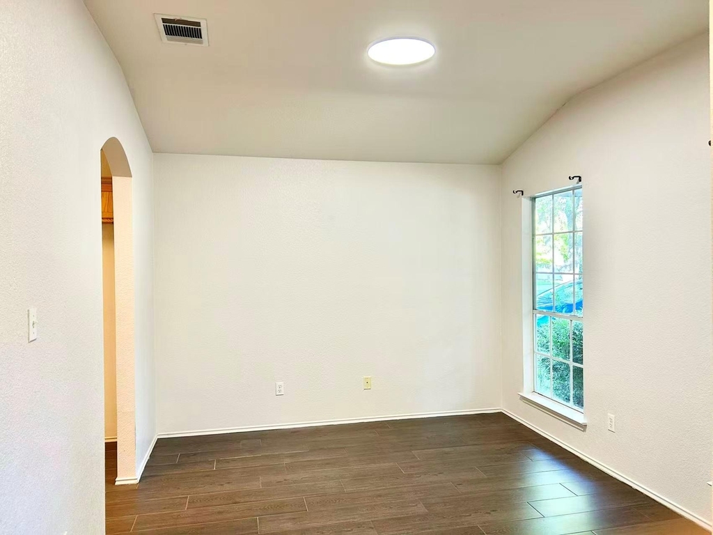 615 Settlement St - Photo 4