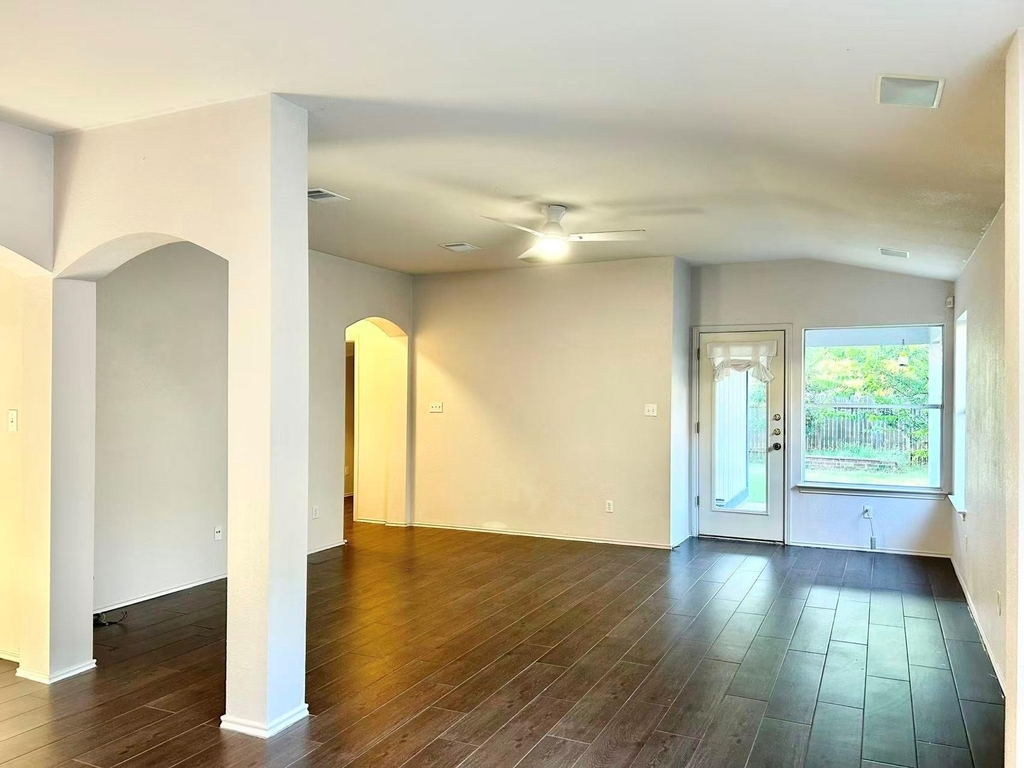 615 Settlement St - Photo 7