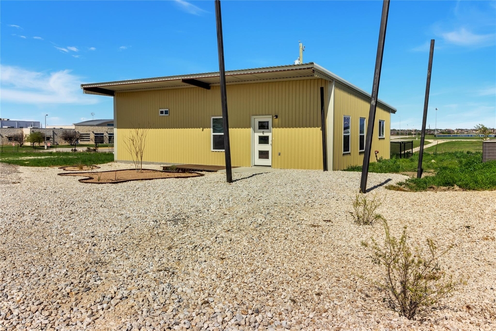 1310 W Fm 487 - Photo 0