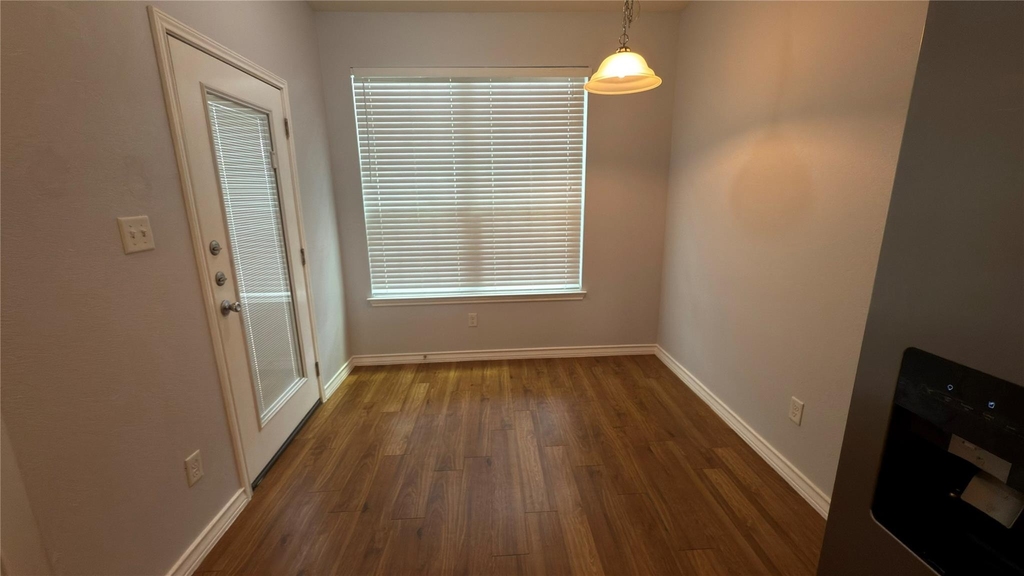 400 West St - Photo 2