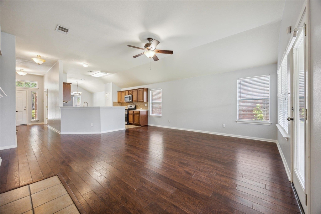 3813 Bandice Ln - Photo 3