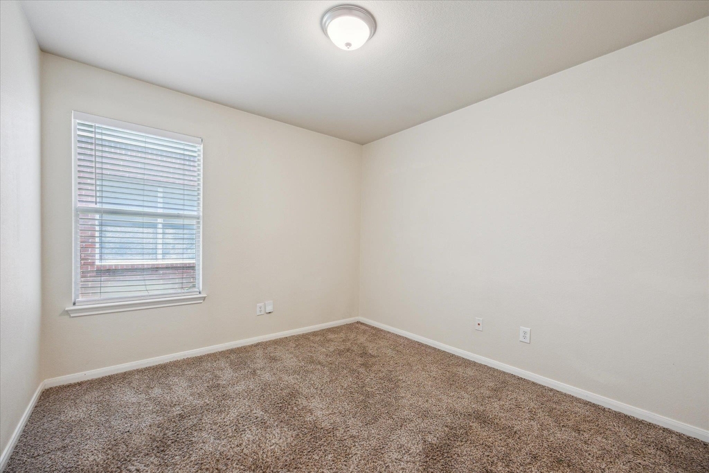 3813 Bandice Ln - Photo 13