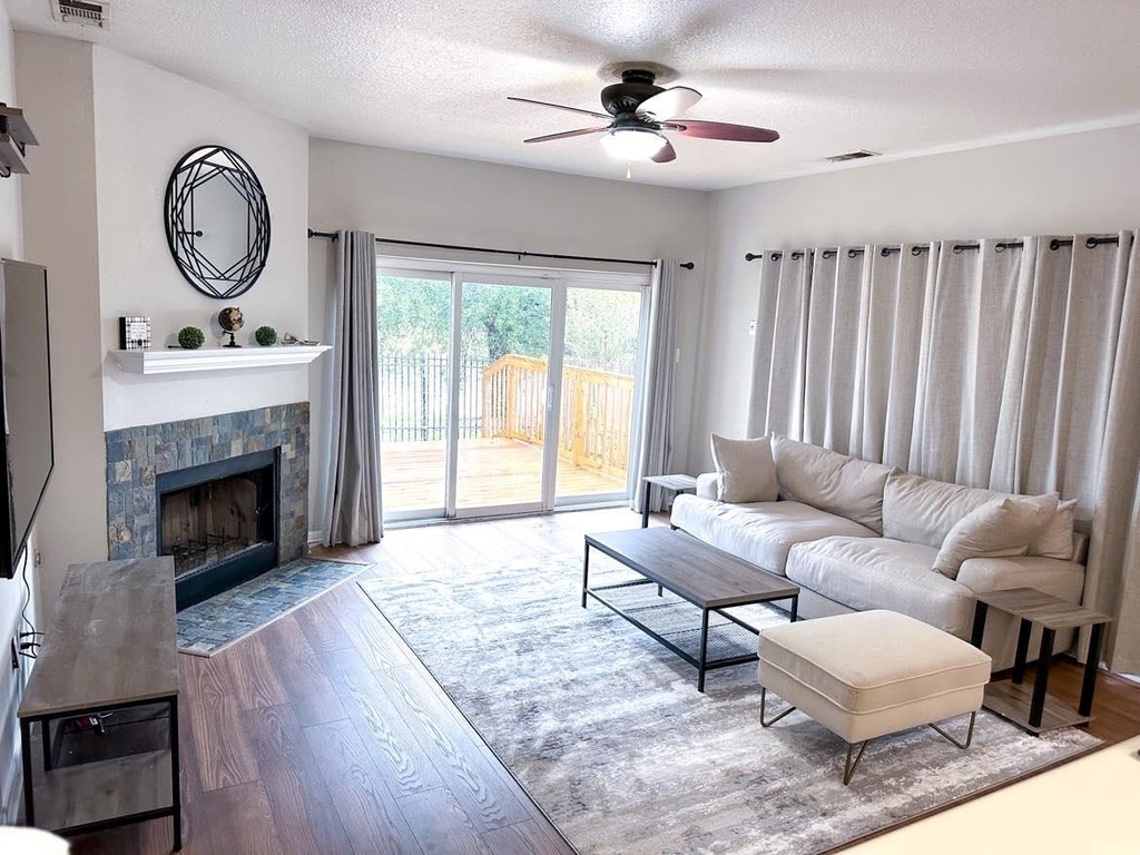 11321 Avering Ln - Photo 0