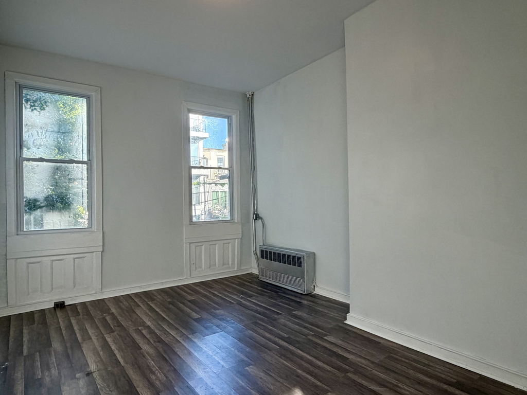 232 Covert Street - Photo 3