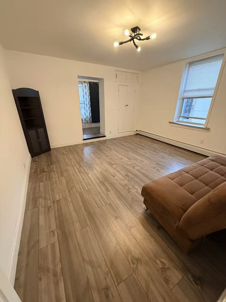 2571 West 16th Street - Photo 3