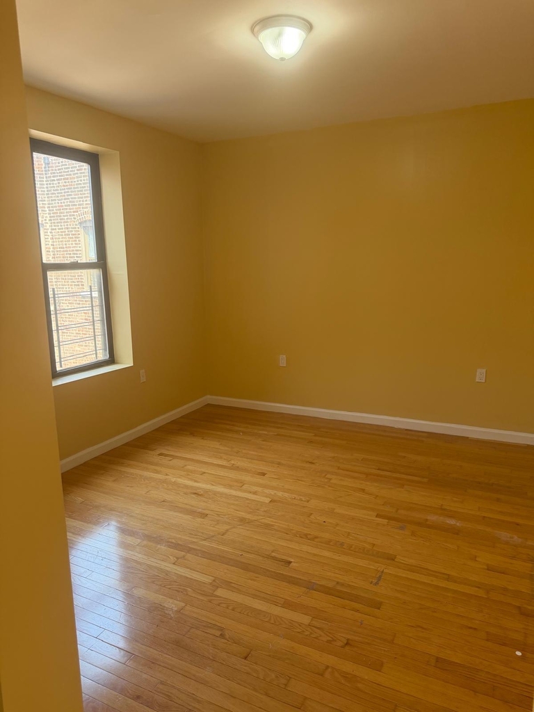 West 190th Street - Photo 3