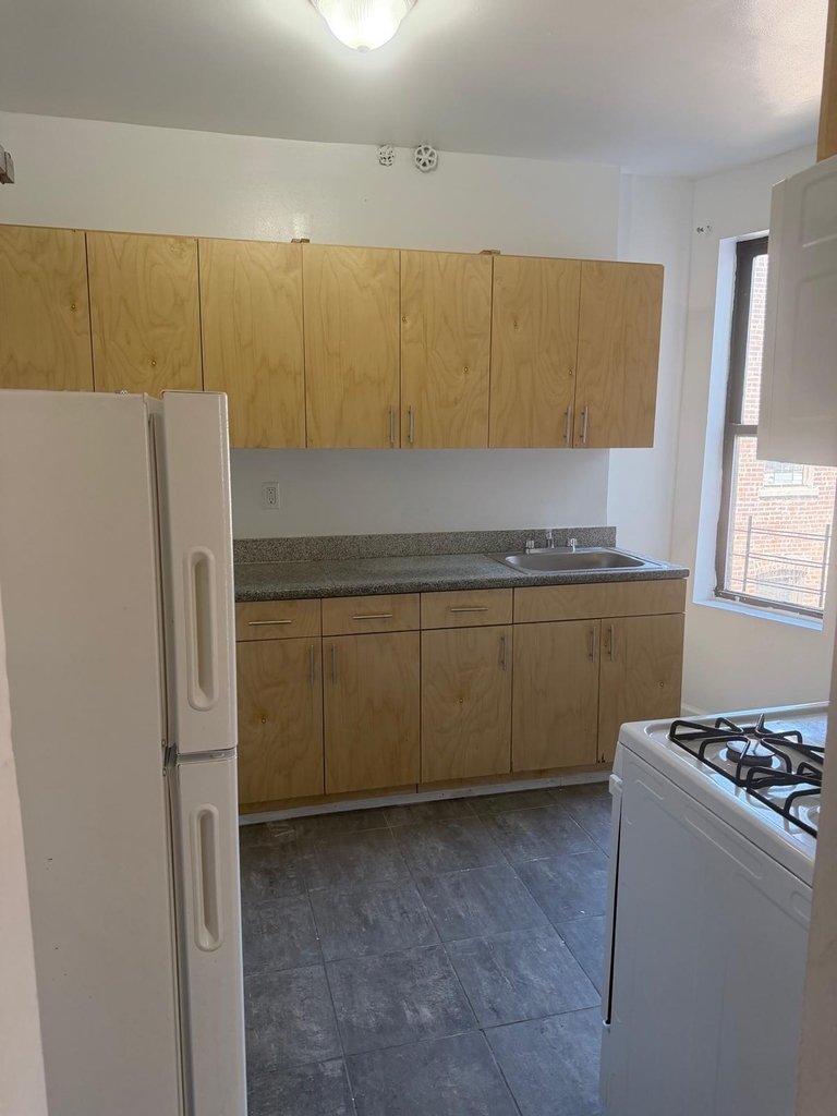 West 190th Street - Photo 0