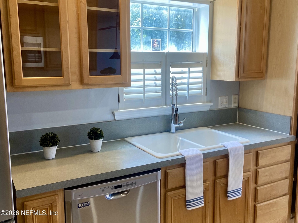 561 Upper 8th Avenue S - Photo 7