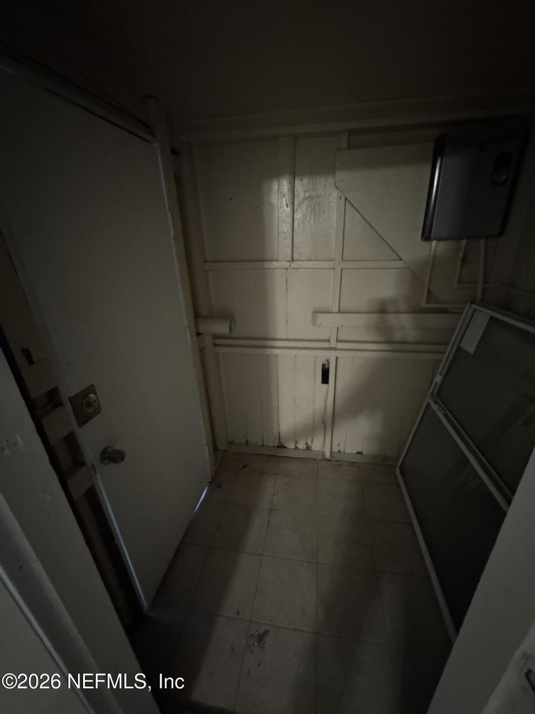 273 Day Avenue - Photo 10