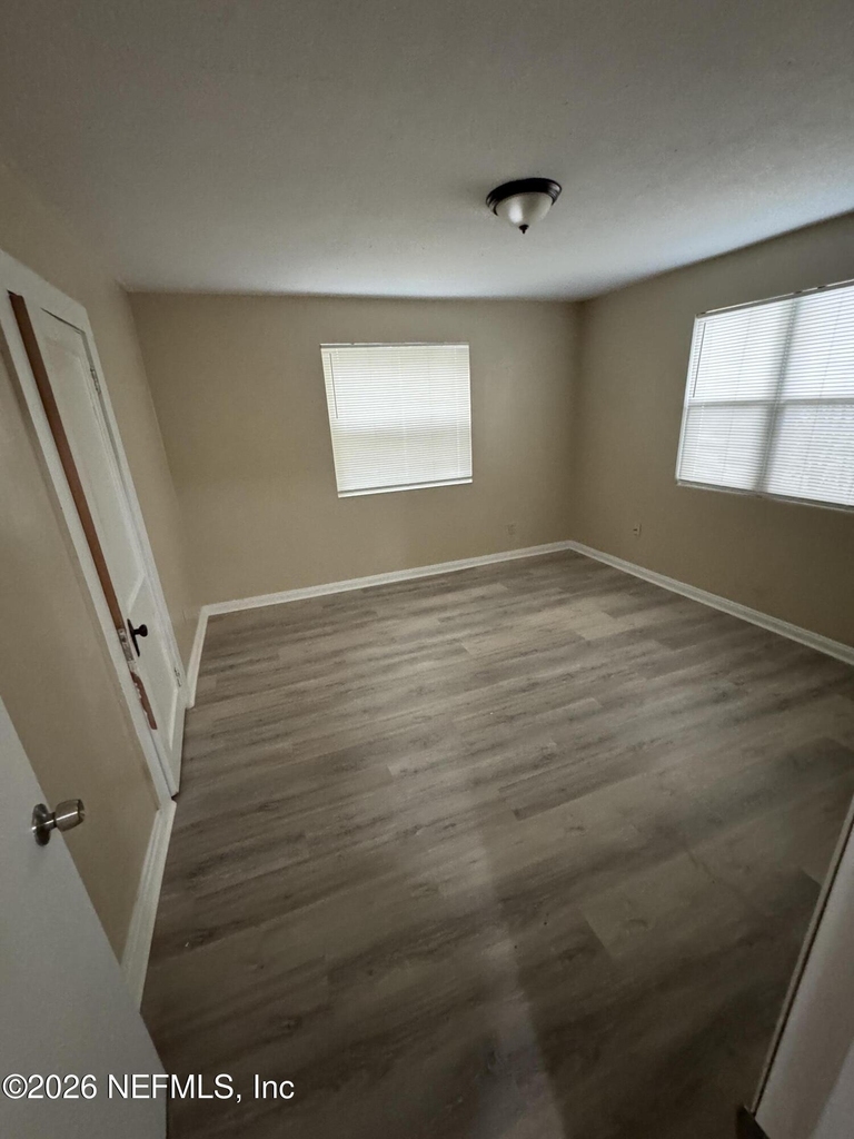 273 Day Avenue - Photo 8
