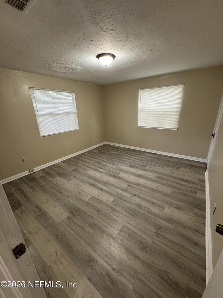 273 Day Avenue - Photo 6
