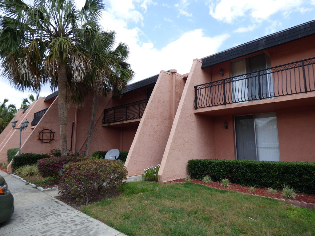 3401 Townsend Boulevard - Photo 0