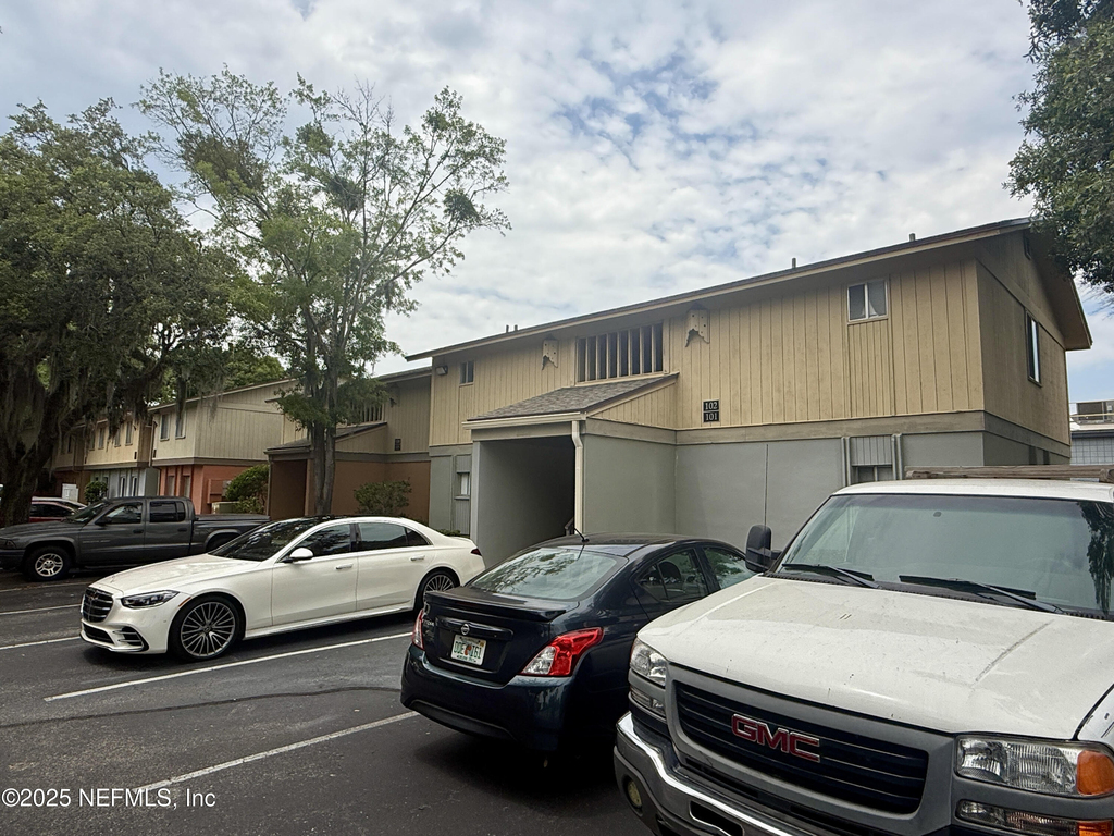1800 Park Avenue - Photo 2