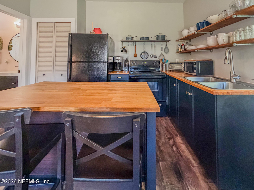 3885 Valencia Road - Photo 3