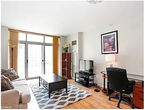 600 N Dearborn Street - Photo 1