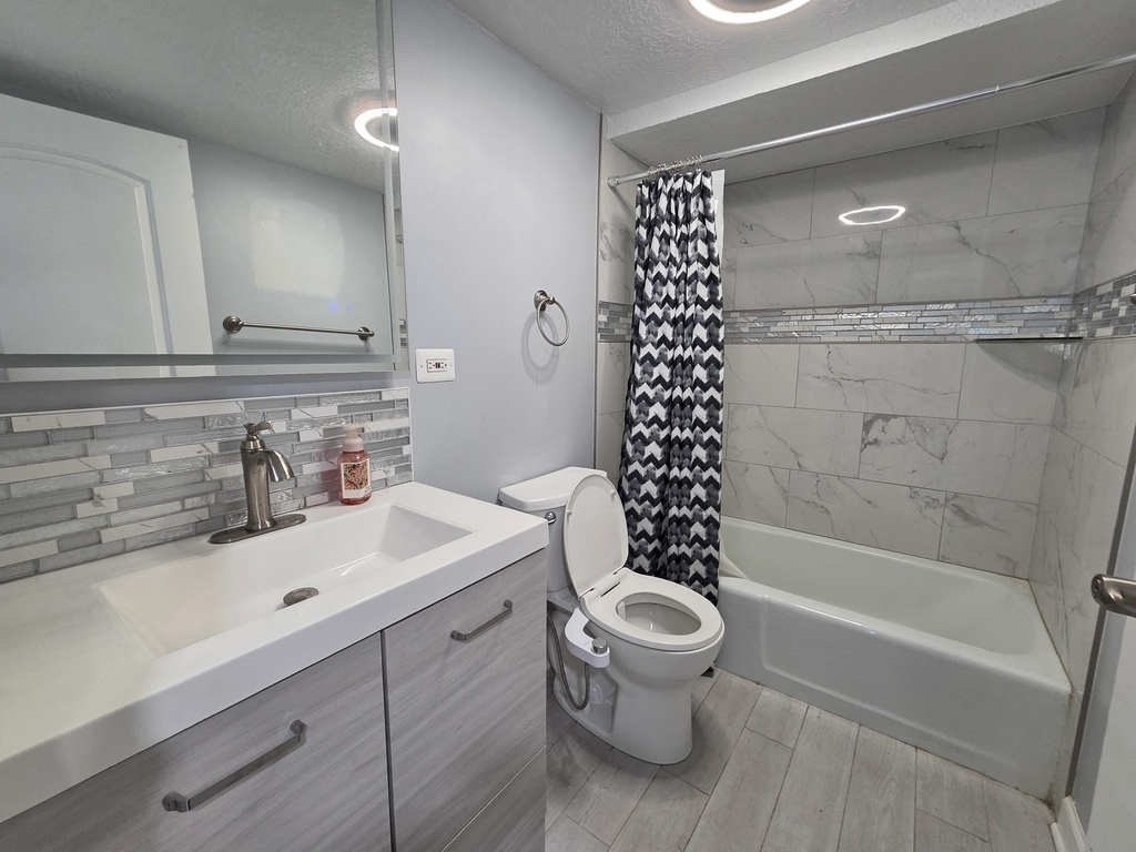 220 S Roselle Road - Photo 8