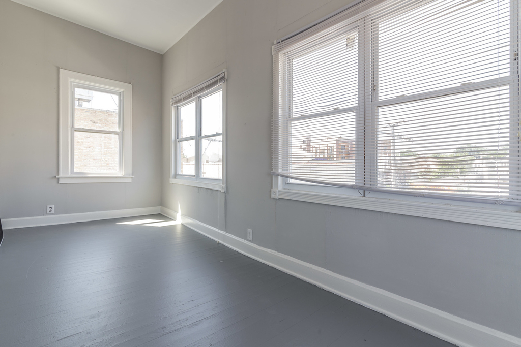 4754 N Lincoln Avenue - Photo 12
