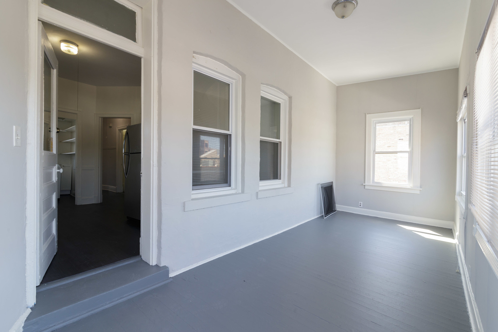 4754 N Lincoln Avenue - Photo 13