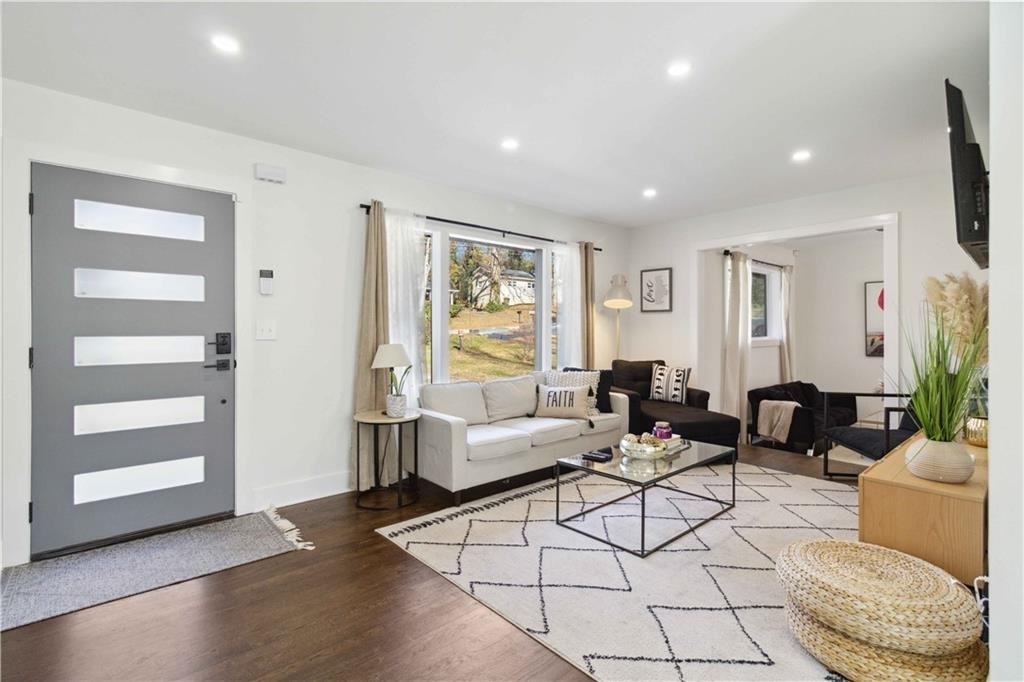 2995 Pasadena Drive - Photo 5