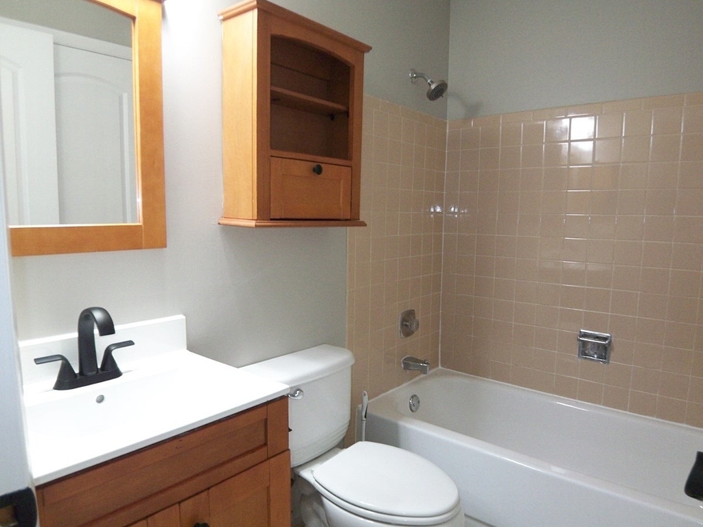 1546 Williamsburg Drive - Photo 16