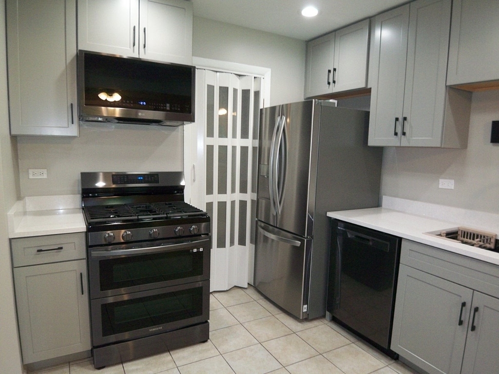1546 Williamsburg Drive - Photo 10