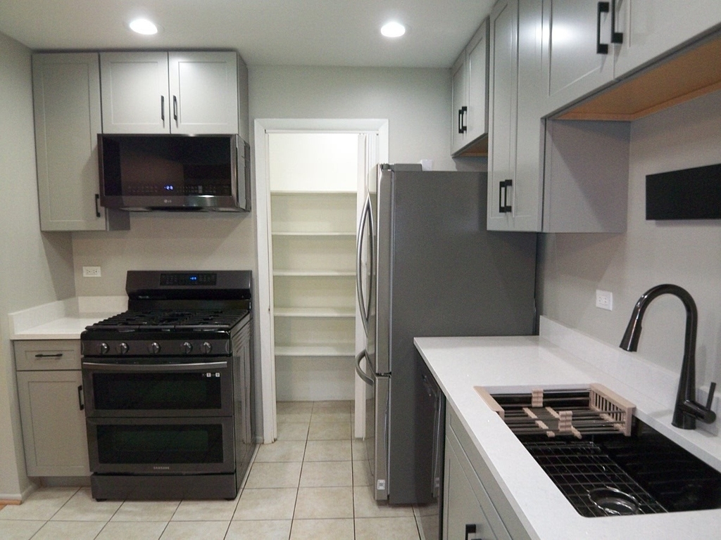 1546 Williamsburg Drive - Photo 11