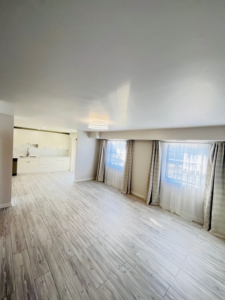 1486 W Jefferson Avenue - Photo 2