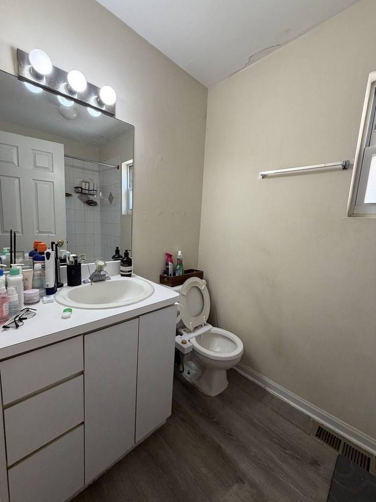518 N May Street - Photo 3