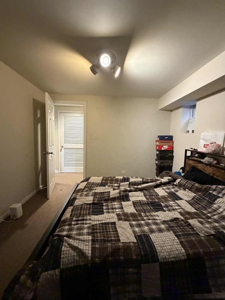 518 N May Street - Photo 14