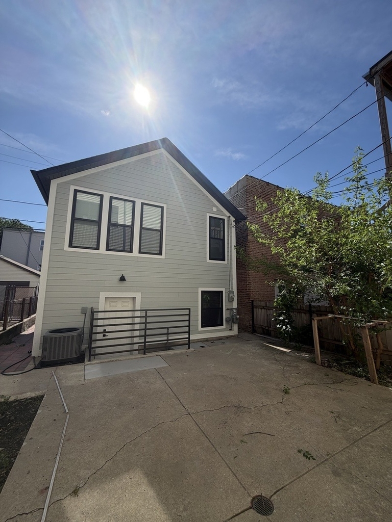 3351 S Union Avenue - Photo 0