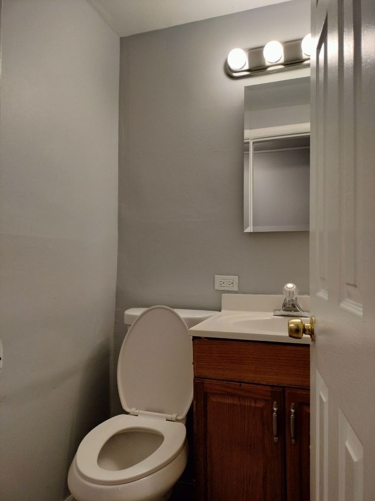 11540 S Peoria Street - Photo 9