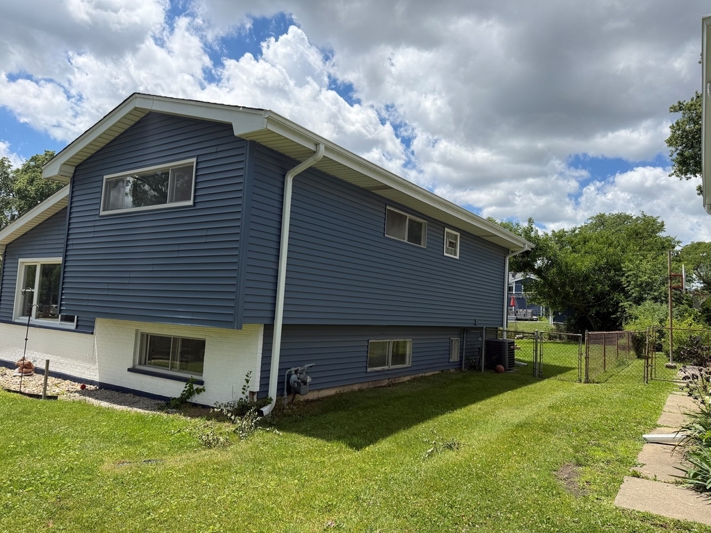 934 S Harvard Avenue - Photo 1