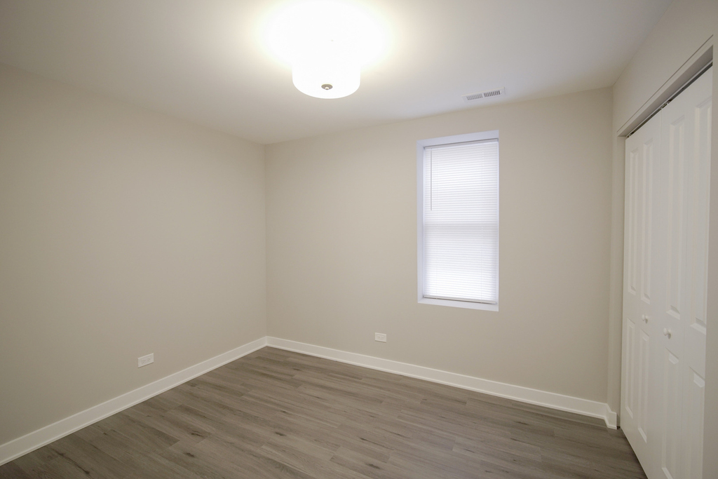 2253 S Whipple Avenue - Photo 2