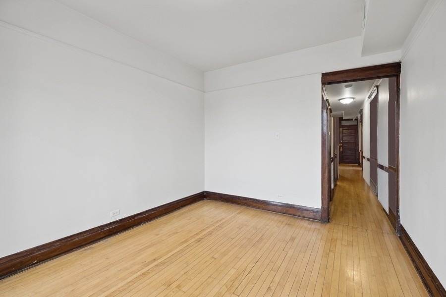 3213 S Lituanica Avenue - Photo 3