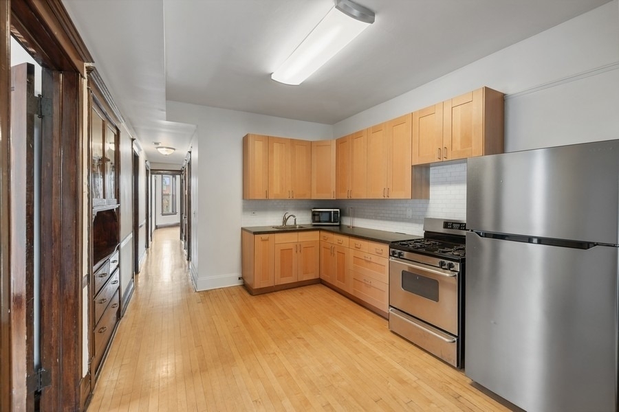 3213 S Lituanica Avenue - Photo 6