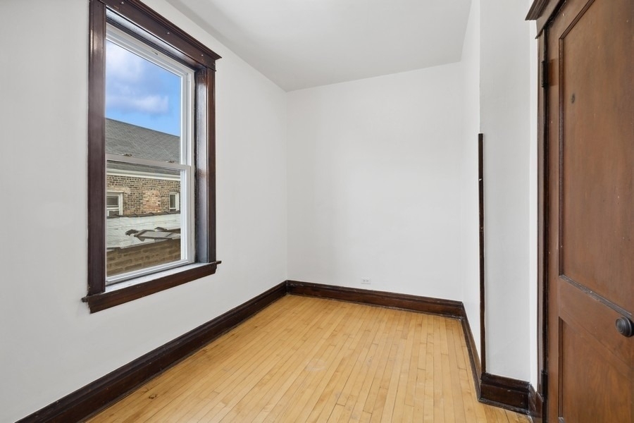3213 S Lituanica Avenue - Photo 13