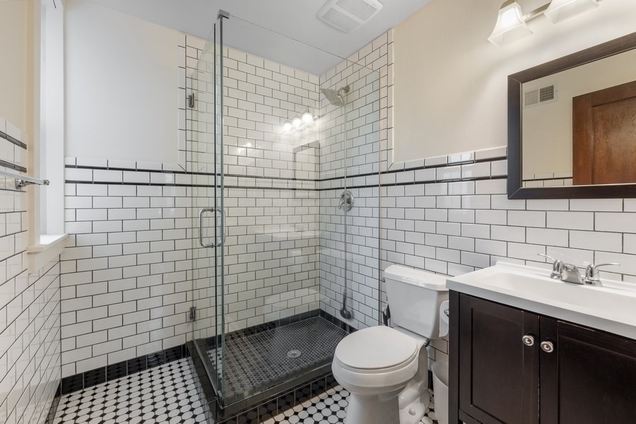 3213 S Lituanica Avenue - Photo 16