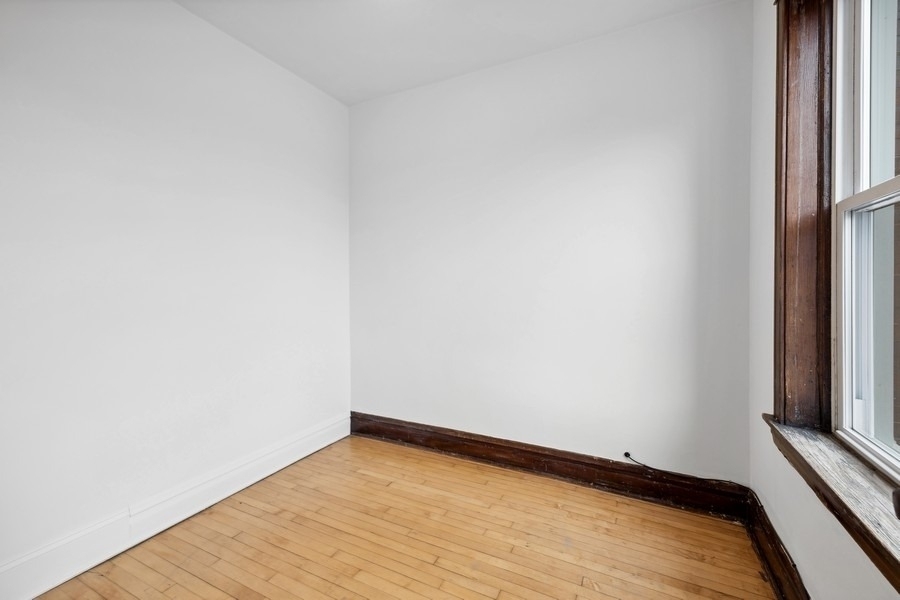 3213 S Lituanica Avenue - Photo 9