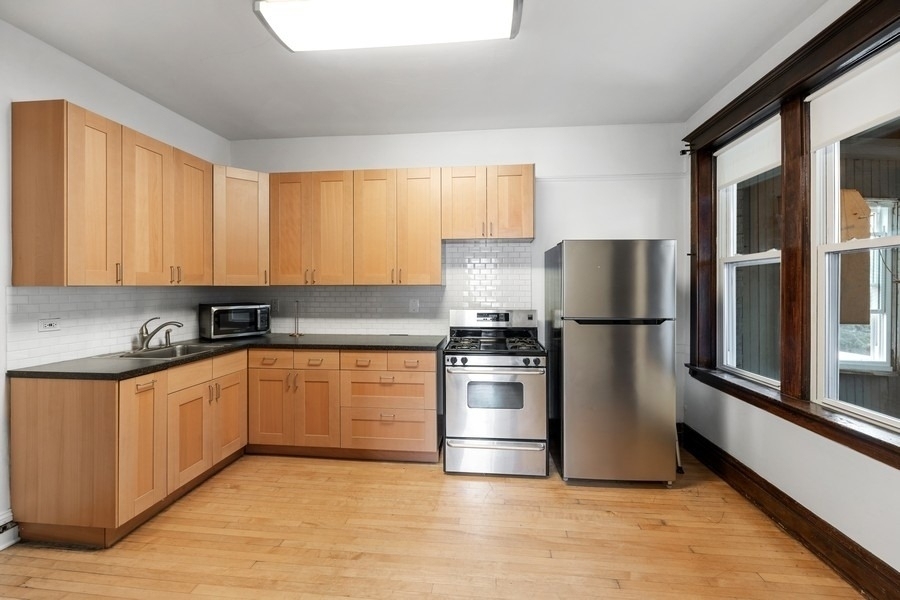 3213 S Lituanica Avenue - Photo 8
