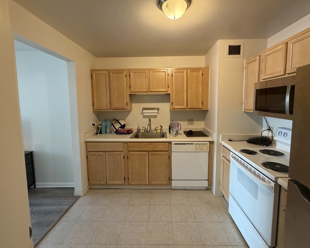 200 N Dearborn Street - Photo 3