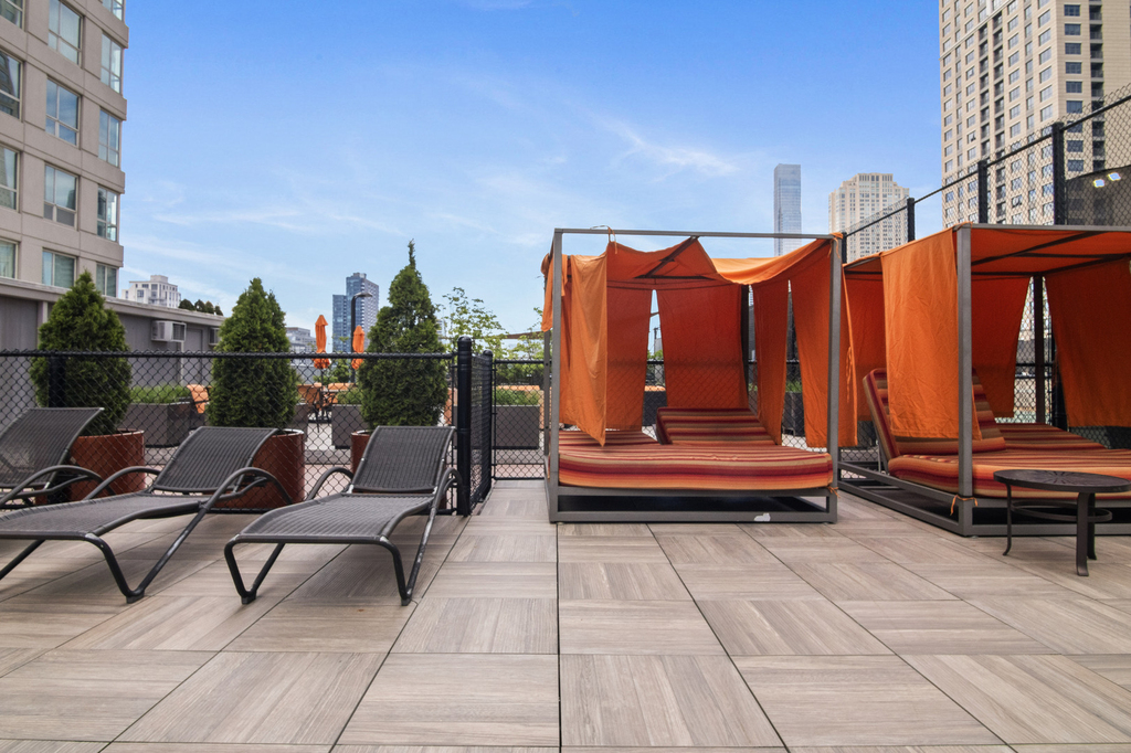345 N La Salle Drive - Photo 14
