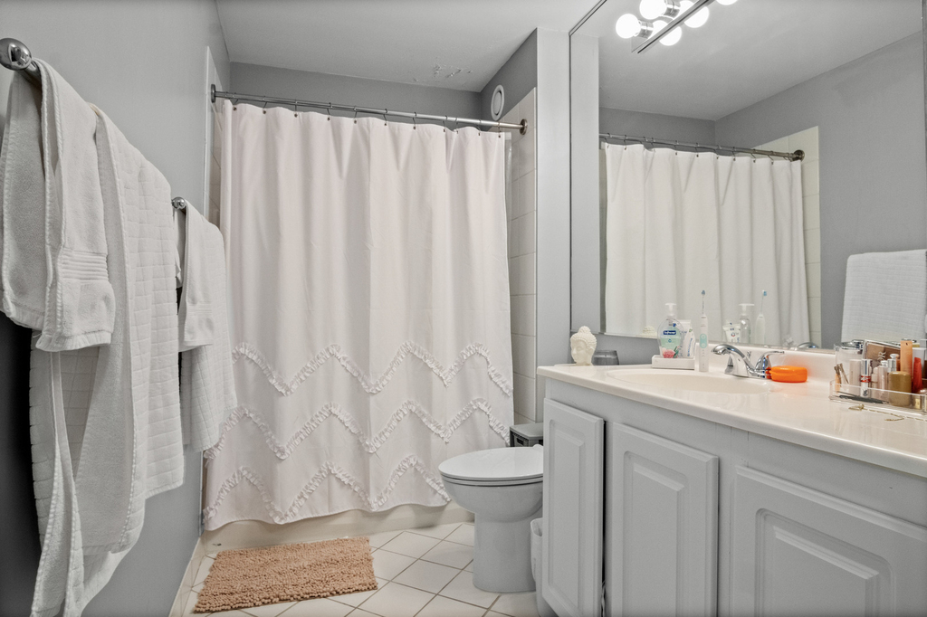 345 N La Salle Drive - Photo 4