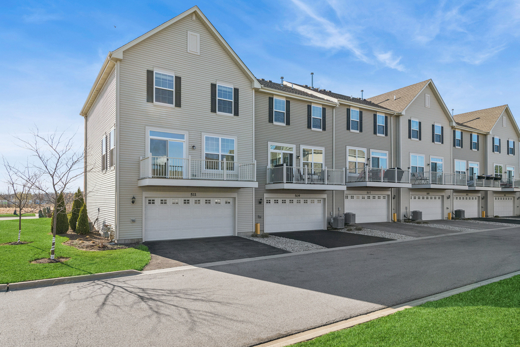 511 Cimmaron Circle - Photo 1