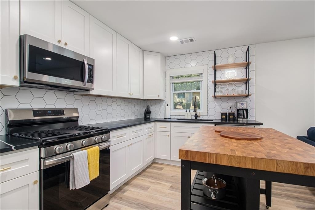 220 Birch Street - Photo 2