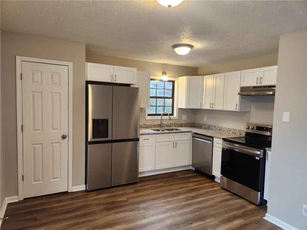 1285 S Lea Court Se - Photo 1