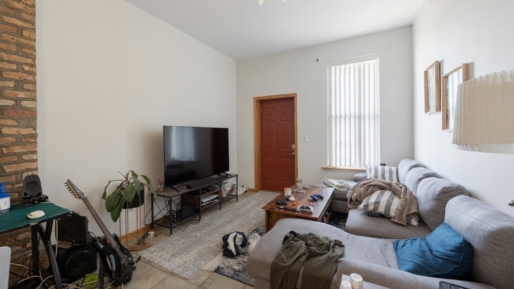 1337 W Huron Street - Photo 3