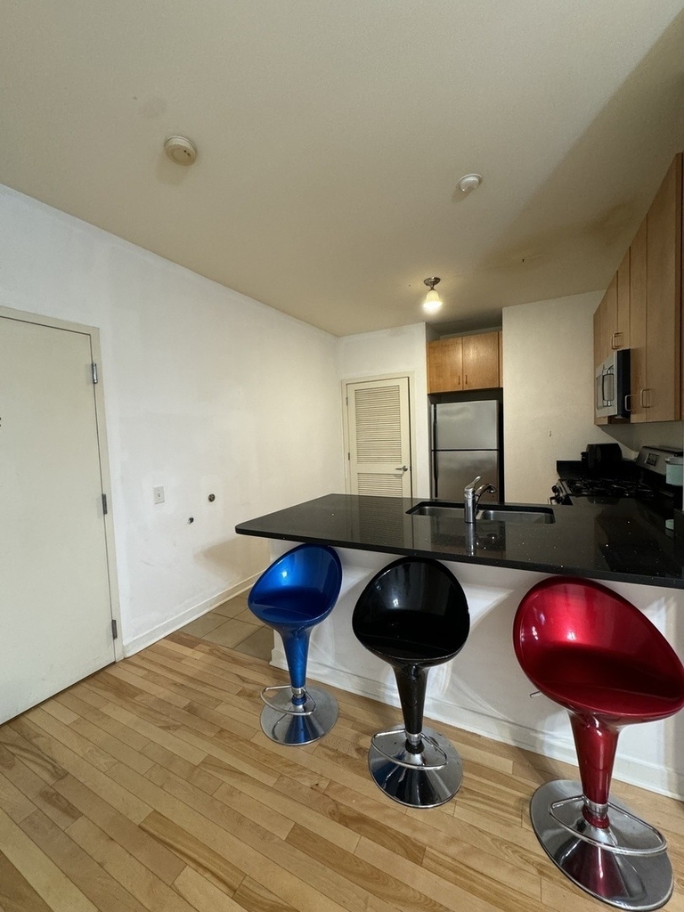 1155 W Roosevelt Road - Photo 4