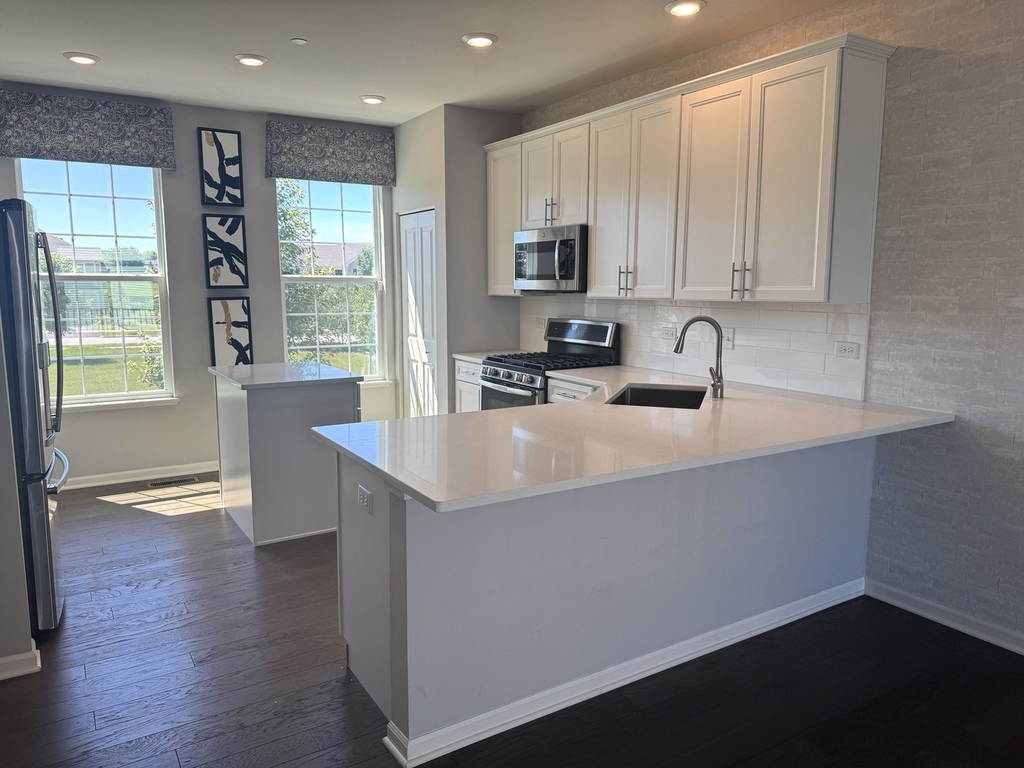1607 Carlstedt Drive - Photo 2