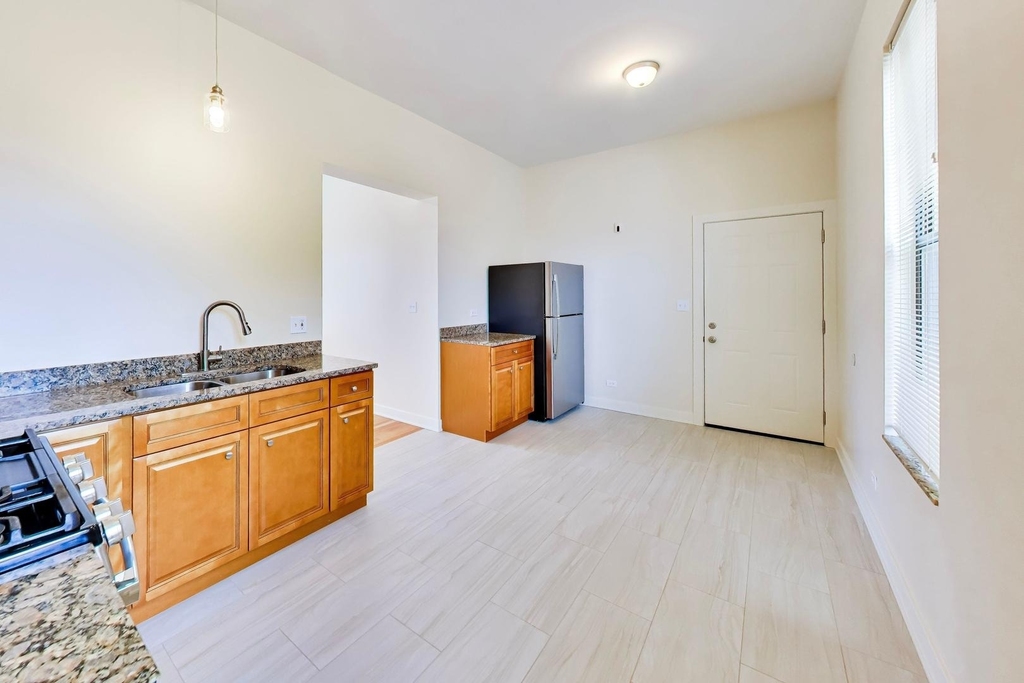 3201 S Normal Avenue - Photo 6