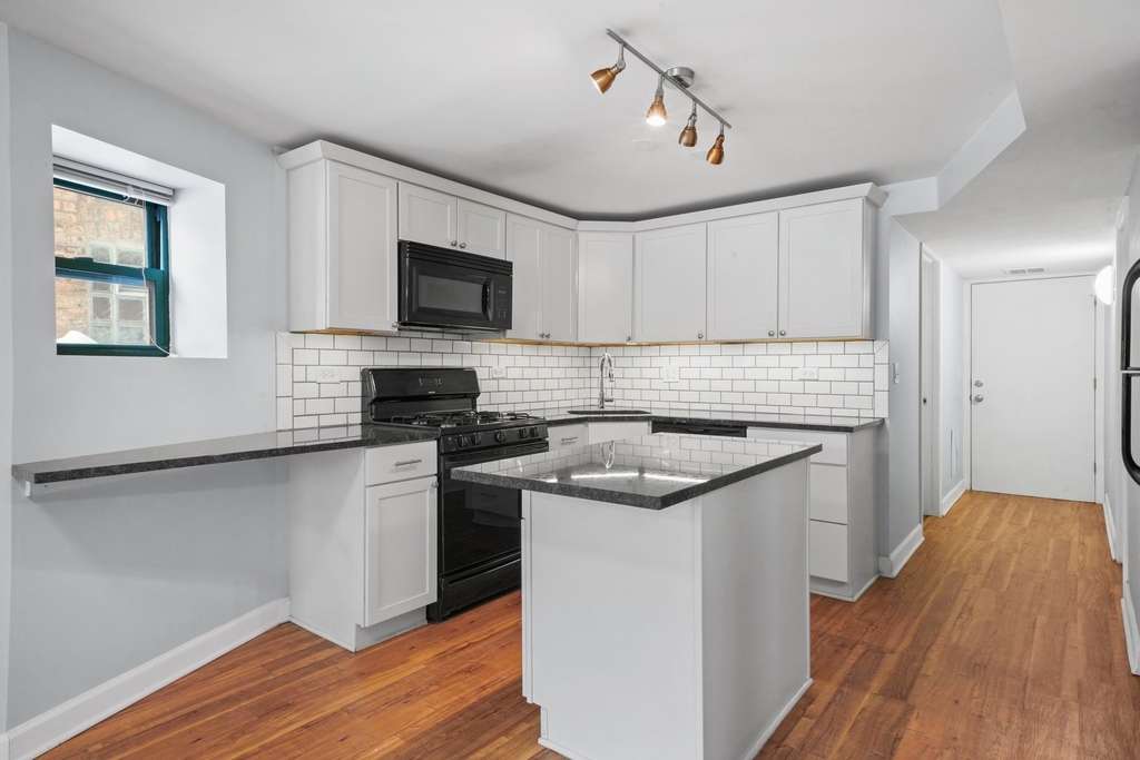 2642 N Sacramento Avenue - Photo 1